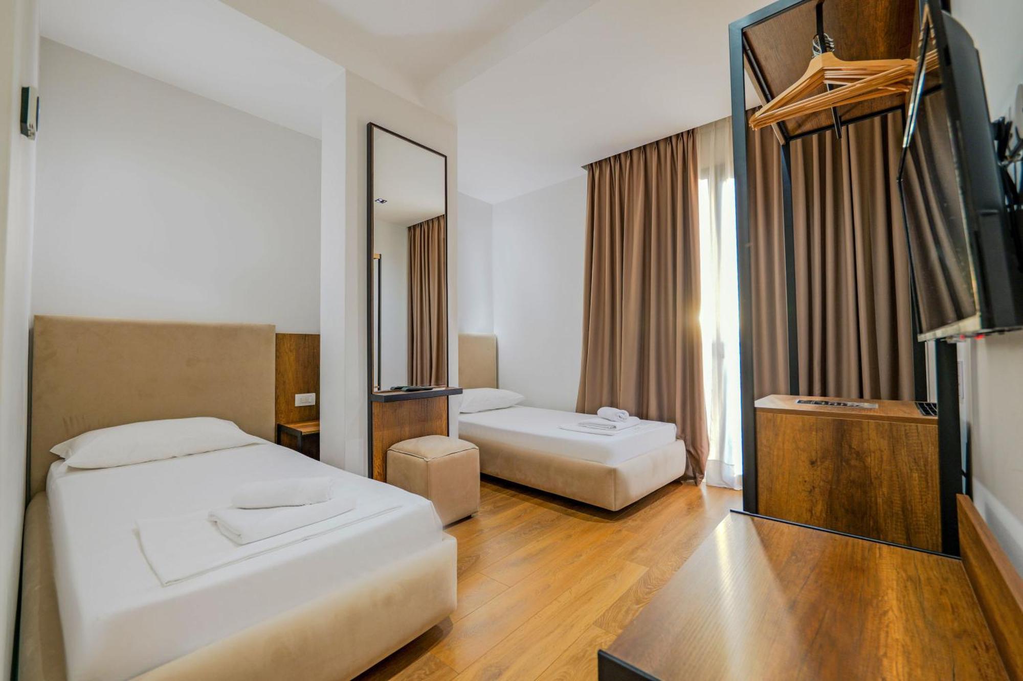Hotel Central Wlora Zewnętrze zdjęcie